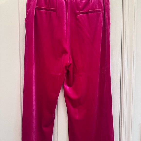 🩷Valentines Day❤️Pink velvet pant suit size medium. Skies are blue. - Picture 13 of 16